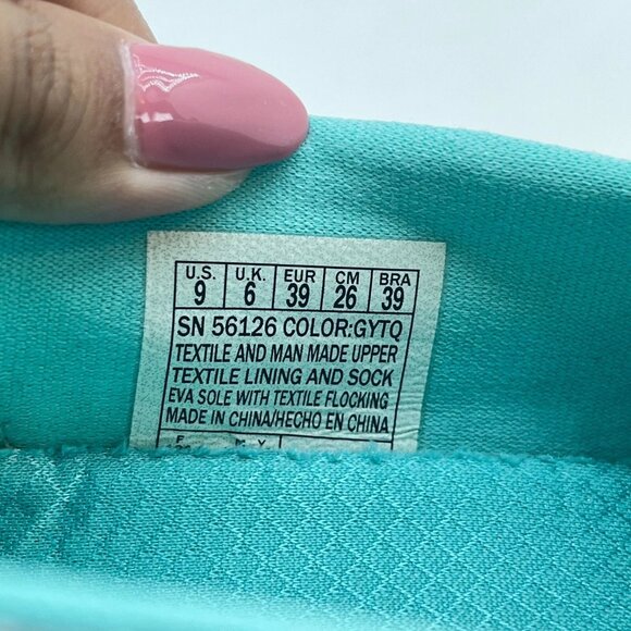 Skechers Go Walk Grey Low Top Slip-On Comfort Walking Shoes 56126 Women's Size 9 - Picture 5 of 9